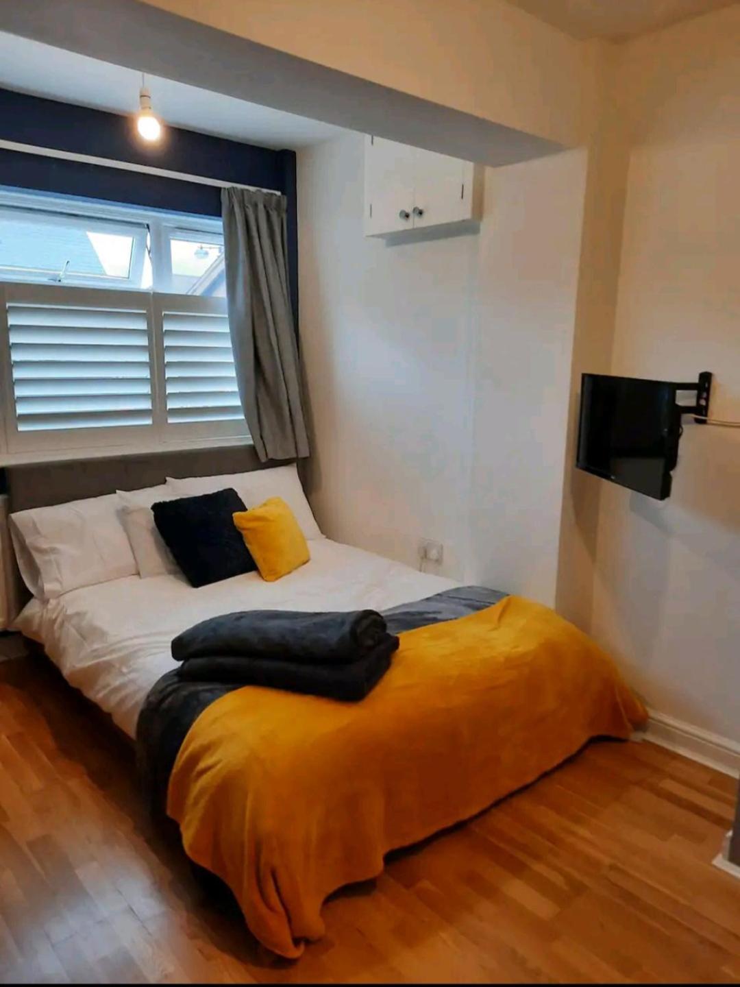 Double Room With Ensuite Close To Silverstone Whittlebury Buitenkant foto